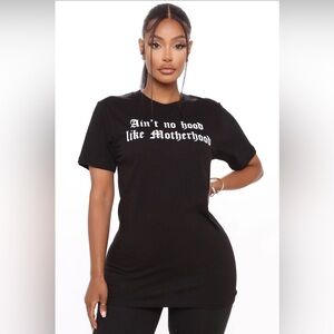 Ain't No Hood Like Motherhood Top - Black